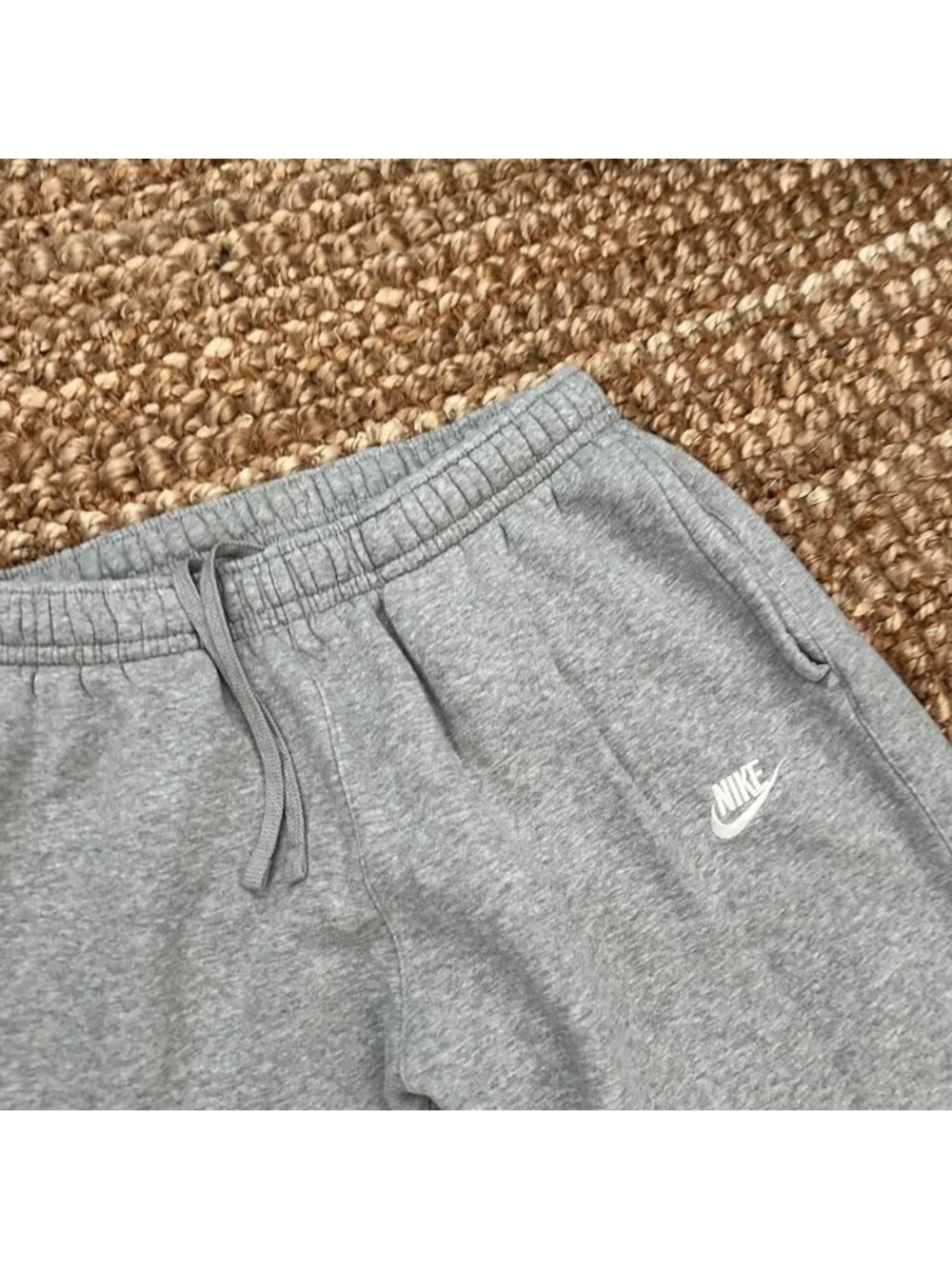 Nike Essential Fleece Medium Mens Sweatpants Gray Joggers Cuffed Drawstring Loun